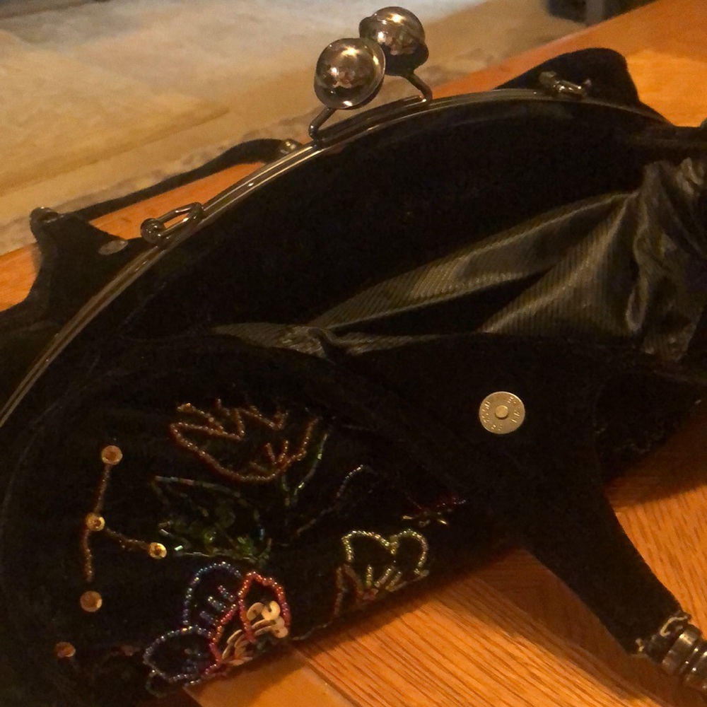 Handbag - Picture 6 of 9